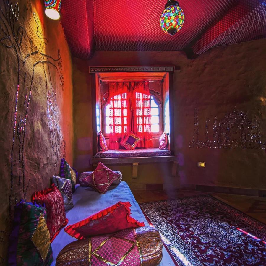 Mud Mirror Guesthouse Jaisalmer Exteriör bild
