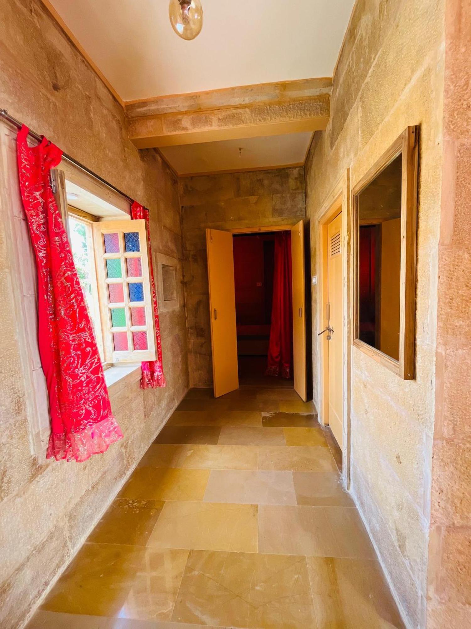 Mud Mirror Guesthouse Jaisalmer Exteriör bild
