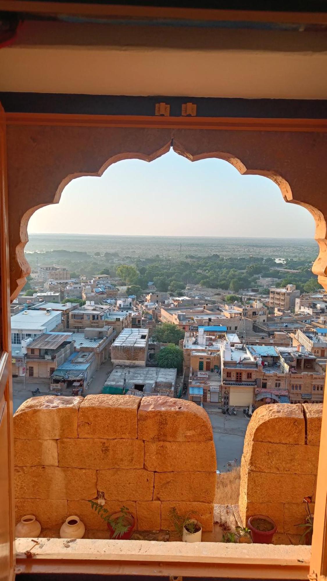 Mud Mirror Guesthouse Jaisalmer Exteriör bild