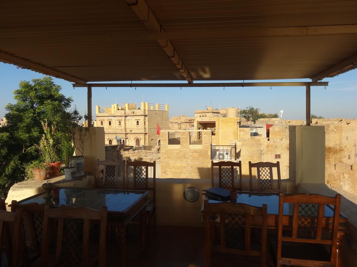 Mud Mirror Guesthouse Jaisalmer Exteriör bild